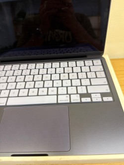 Thay bàn phím laptop