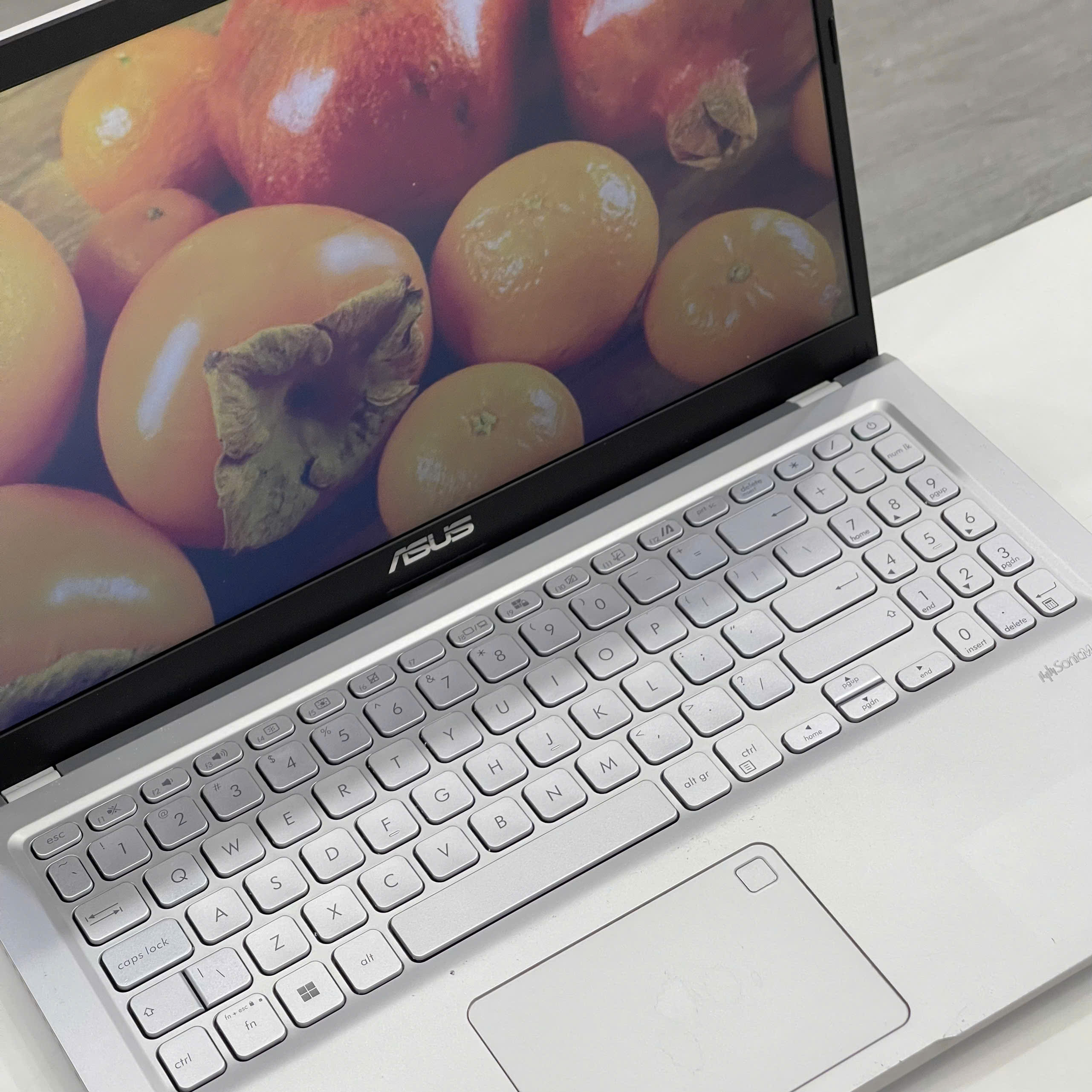 Cổng kết nối và pin Laptop Asus VivoBook X515MA