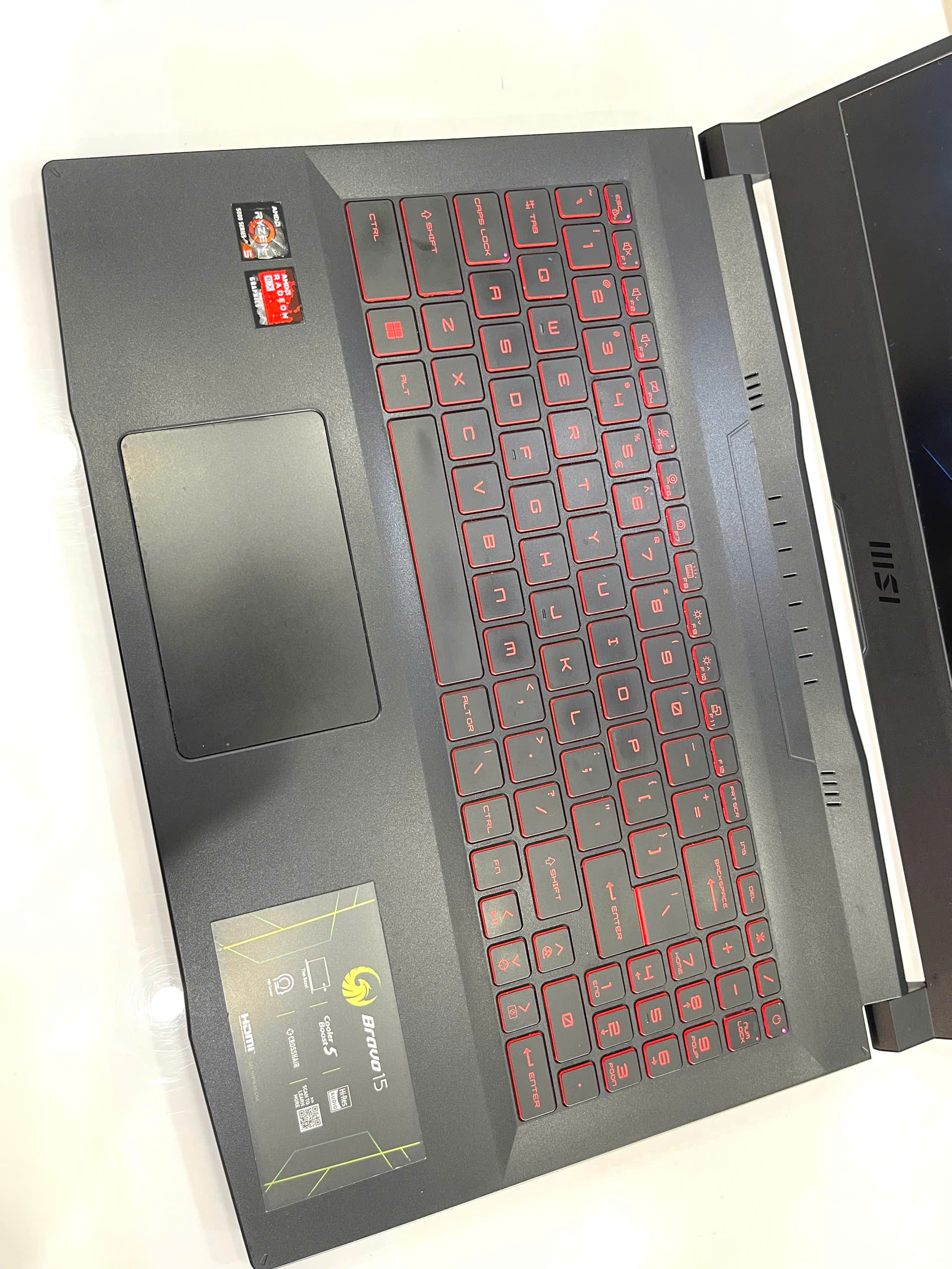 Hiệu năng và cấu hình laptop MSI Bravo 15