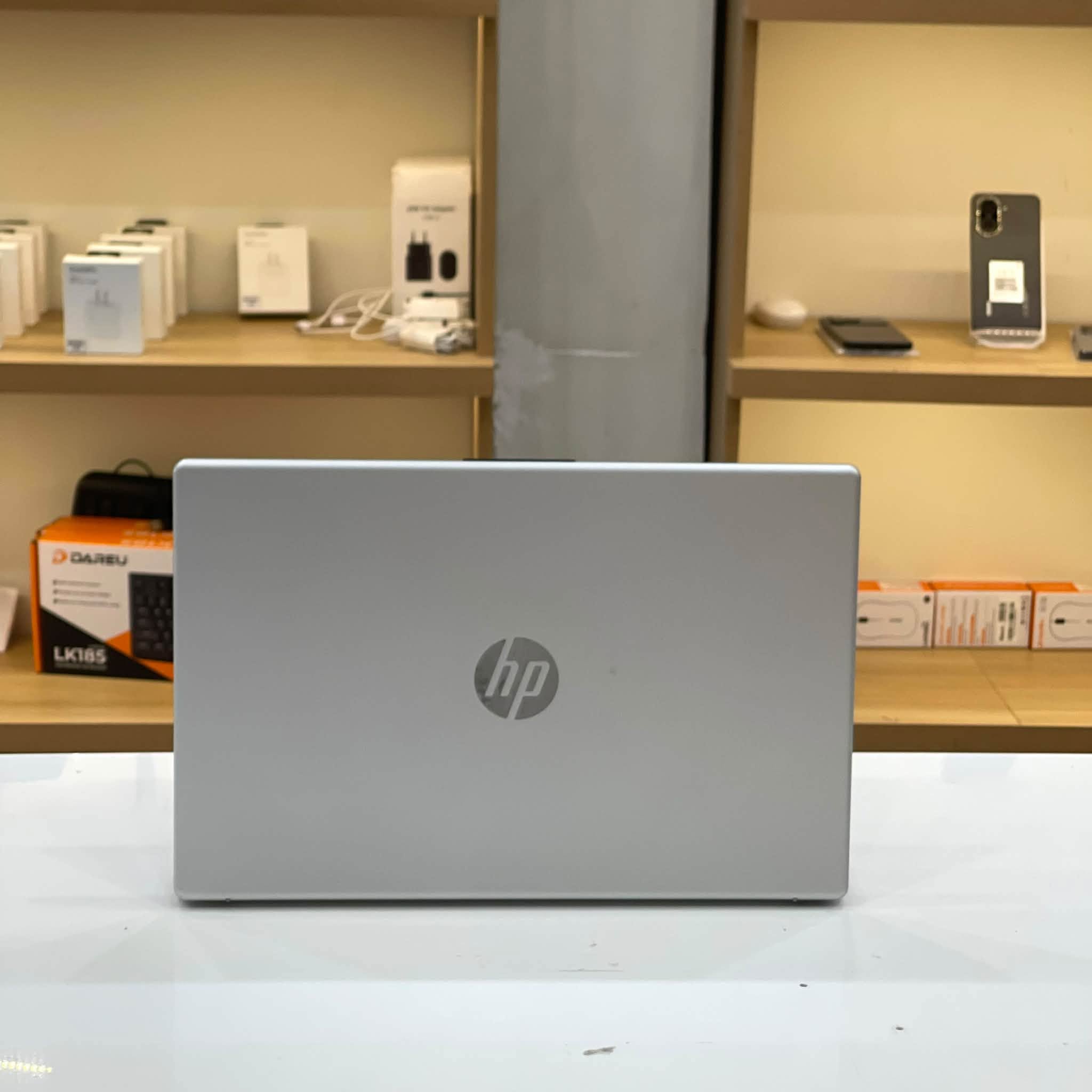 Laptop HP 15-fd0xxx Core i3-1315U tổng thể